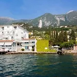 Hotel Vega 3*
