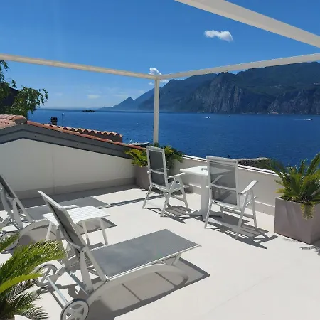 Vega 3* Malcesine