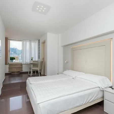 Hotel Vega 3*