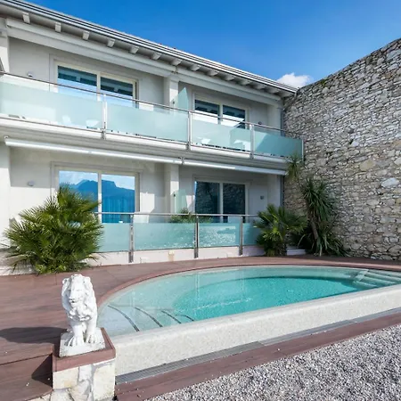 Otel Vega