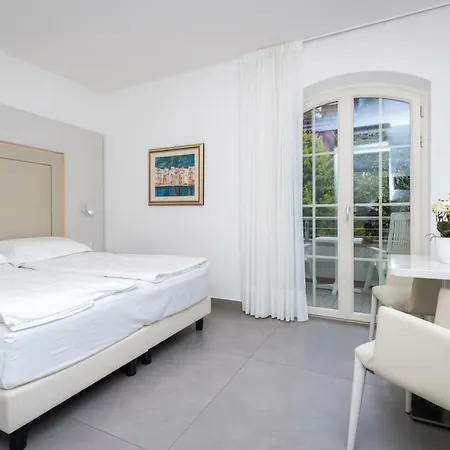 Vega Otel 3*