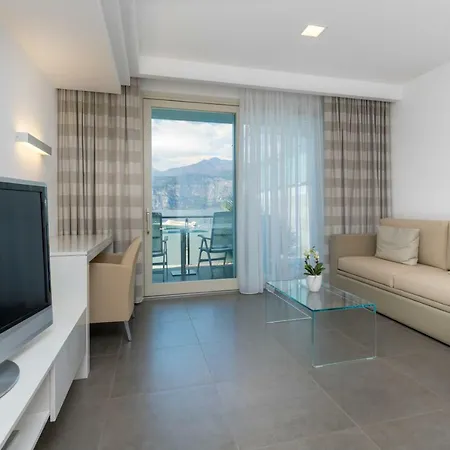 Otel Vega 3*